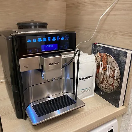 Shared In Former Hotel, Near Train Station, Fully Equipped Kitchen With Washer-dryer Hürth