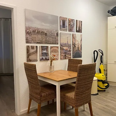 Shared In Former Hotel, Near Train Station, Fully Equipped Kitchen With Washer-dryer Kwatera prywatna *