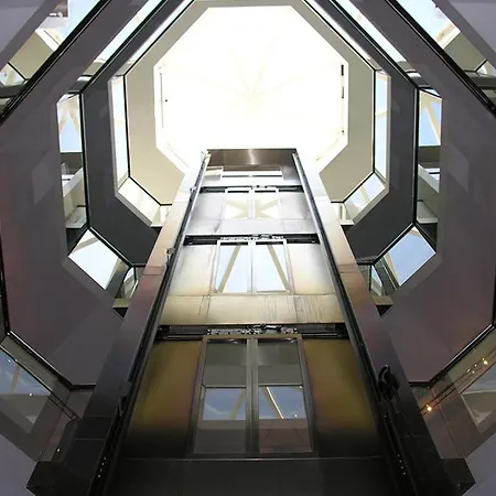 Shared In Former Hotel, Near Train Station, Fully Equipped Kitchen With Washer-dryer *