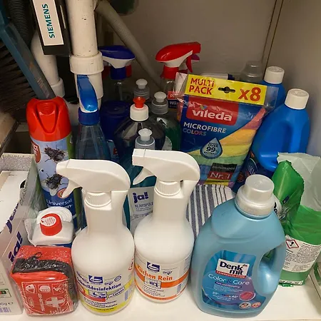 Shared In Former Hotel, Near Train Station, Fully Equipped Kitchen With Washer-dryer *