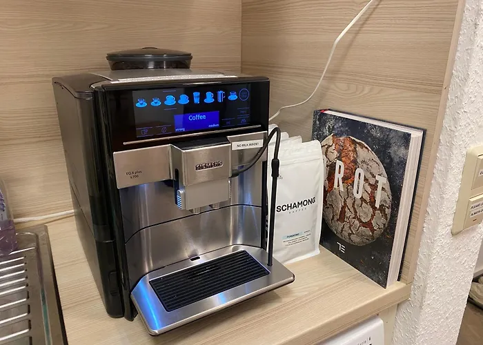 Shared In Former Hotel, Near Train Station, Fully Equipped Kitchen With Washer-dryer Hürth