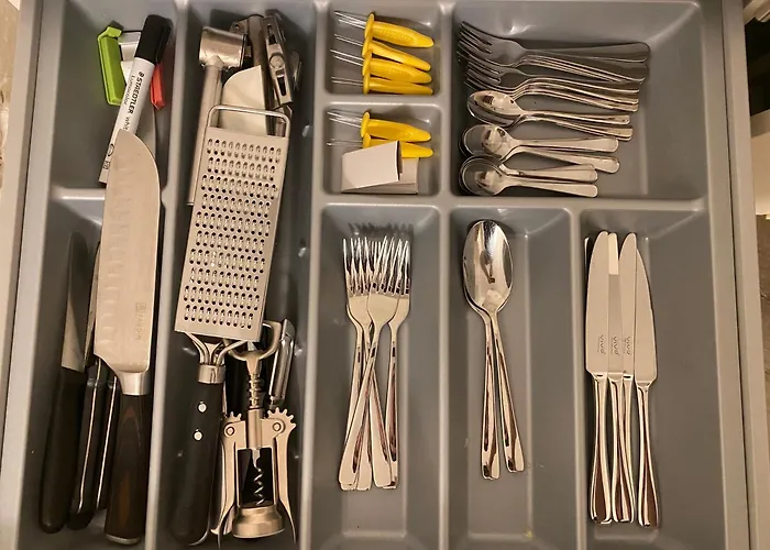 Shared In Former Hotel, Near Train Station, Fully Equipped Kitchen With Washer-dryer *