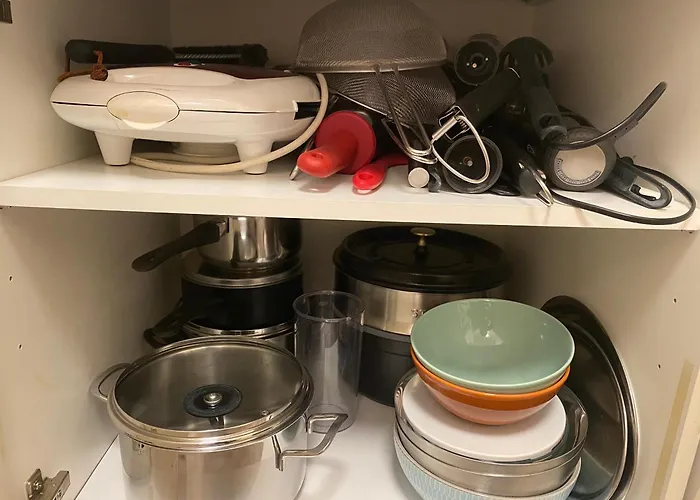 Shared In Former Hotel, Near Train Station, Fully Equipped Kitchen With Washer-dryer Privat bolig Hürth